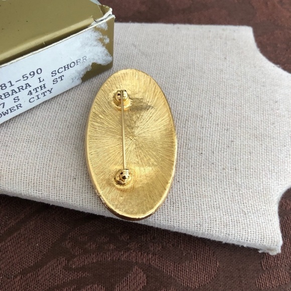 Vintage Avon High Society HS Gold Tone RHINESTONE CAMEO Enameled Brooch - Picture 3 of 4